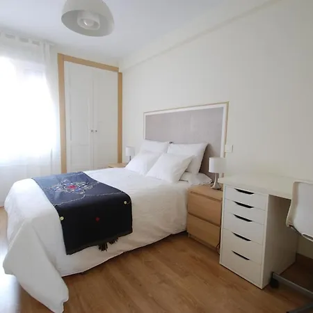 Апартаменти Duplex In The Huca Area, 3 Bedrooms, 2 Bathrooms, Garaje, Wifi *