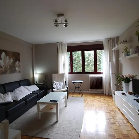 Апартаменти Duplex In The Huca Area, 3 Bedrooms, 2 Bathrooms, Garaje, Wifi